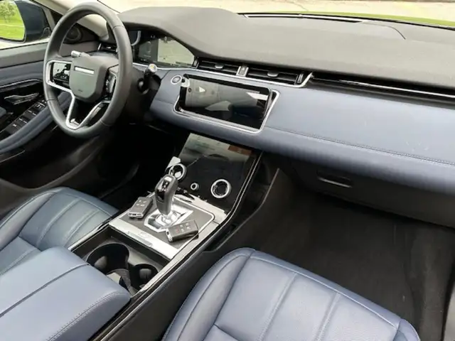 2021 Land Rover Range Rover Evoque P250 1 Owner Clean Carfax Pan in Cars & Trucks in Mississauga / Peel Region - Image 10