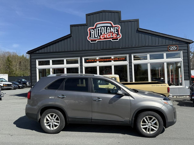 2014 KIA Sorento AWD 4dr V6 Auto LX VERY CLEAN Only $6995 in Cars & Trucks in Bedford