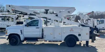 NEW 2023 CHEVROLET 6500 BUCKET BOOM TRUCK, Duramax 6.6L 350 hp Diesel Engine, Allison Automatic 6-sp...