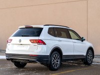 CARGET AUTOMOTIVE is excited to offer this 2020 Volkswagen Tiguan Comfortline, a well-rounded compac... (image 6)