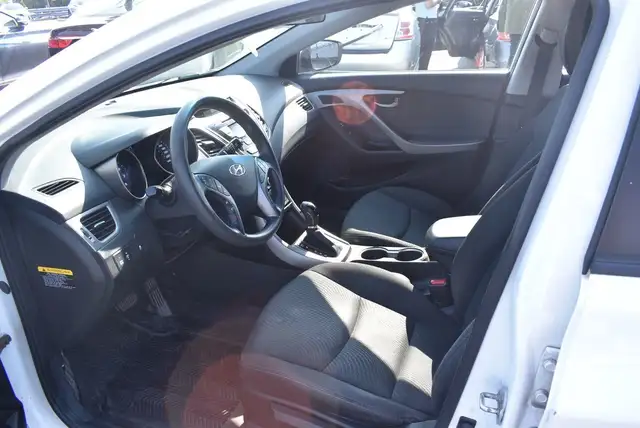 2015 Hyundai Elantra BASE in Cars & Trucks in City of Halifax - Image 8