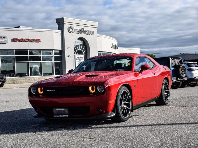 2015 Dodge Challenger in Cars & Trucks in Chatham-Kent
