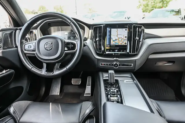 2021 Volvo XC60 in Cars & Trucks in City of Montréal - Image 35