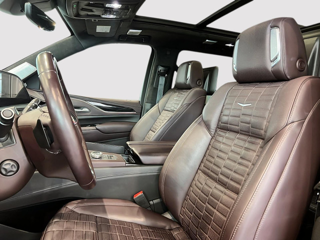 2023 Cadillac Escalade ESV Sport Platinum in Cars & Trucks in Calgary - Image 3