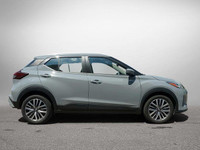 This Nissan Kicks delivers a Regular Unleaded I-4 1.6 L/98 engine powering this Variable transmissio... (image 3)