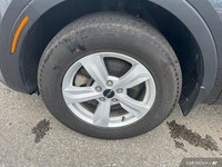 Former Daily Rental: Window Grid Antenna, Wheels w/Silver Accents, Variable Intermittent Wipers, Ure... (image 5)