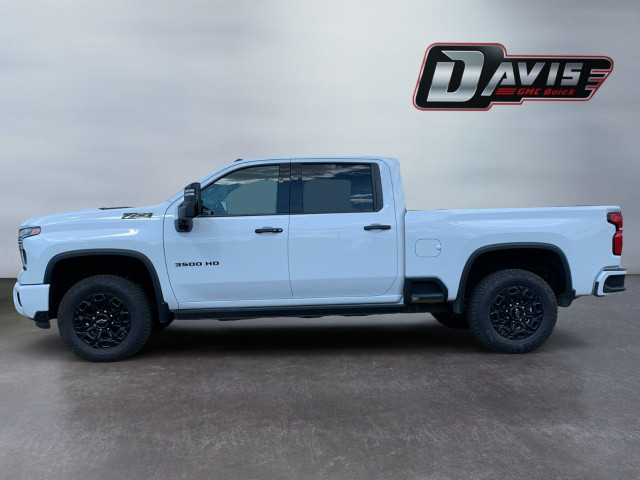 2024 Chevrolet Silverado 3500HD in Cars & Trucks in Medicine Hat - Image 2