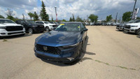 This Honda Accord Hybrid is equipped with: Leather Seats, Remote Start, Heated front seats, Heated S... (image 3)