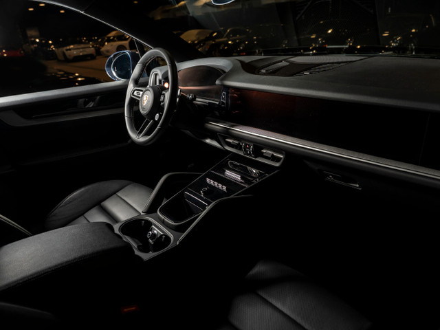 2024 Porsche Cayenne 2024 Cayenne - Certifié Porsche Approved in Cars & Trucks in Québec City - Image 4