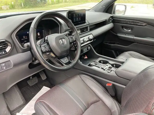 2023 Honda Pilot Black Edition AWD | AC Seats | Heated Seats in Cars & Trucks in Hamilton - Image 16