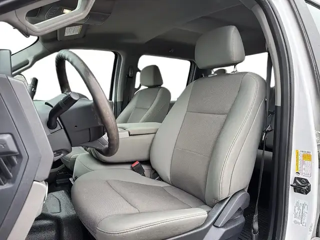 2022 Ford F-350 XL 4x4 SuperCab 6,7L superstroke Diesel 6 Passag in Cars & Trucks in Laval / North Shore - Image 11