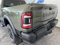 DIAMOND BLACK CRYSTAL PEARL, LOWER TWO-TONE PAINT, 17-SPEAKER HARMAN/KARDON PREMIUM SOUND, MOPAR BLA... (image 7)