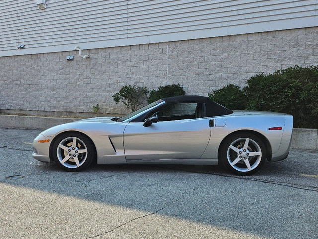 2005 Chevrolet Corvette CONVERTIBLE-AUTOMATIC-HUD-HEATED SEATS in Cars & Trucks in City of Toronto - Image 4