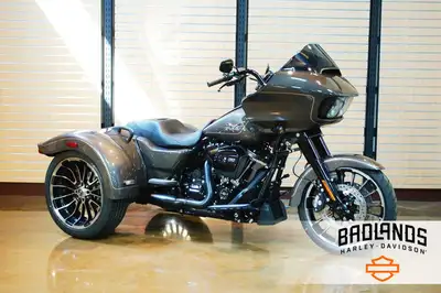 2023 Harley-Davidson Road Glide™ 3Commanding performance with sharknose style.The all-new 2023 Road...