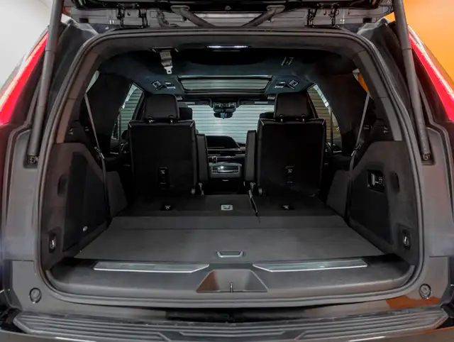 2024 Cadillac Escalade SPORT PLATINUM AWD *GR. ONYX* *SUPER CRUI in Cars & Trucks in Laurentides - Image 39
