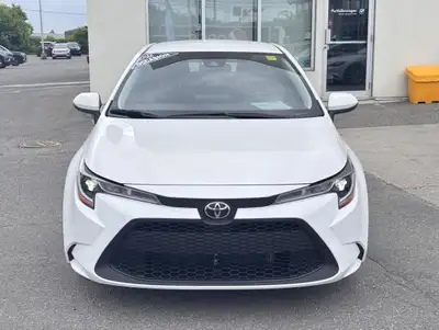 // JAMAIS ACCIDENTÉ! // // UN SEUL PROPRIÉTAIRE // Le Toyota Corolla LE CVT 2022, offert en version...