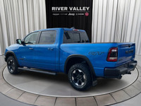 TRAILER SWAY CONTROL, 4 WHEEL DISC BRAKES, TRACTION CONTROL, POWER DRIVER SEAT, AUTO-DIMMING REARVIE... (image 4)