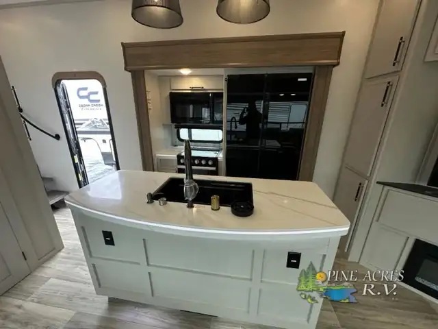 2025 Dutchmen RV Astoria 3603LFP (FULL BODY PAINT) in Travel Trailers & Campers in Truro - Image 6