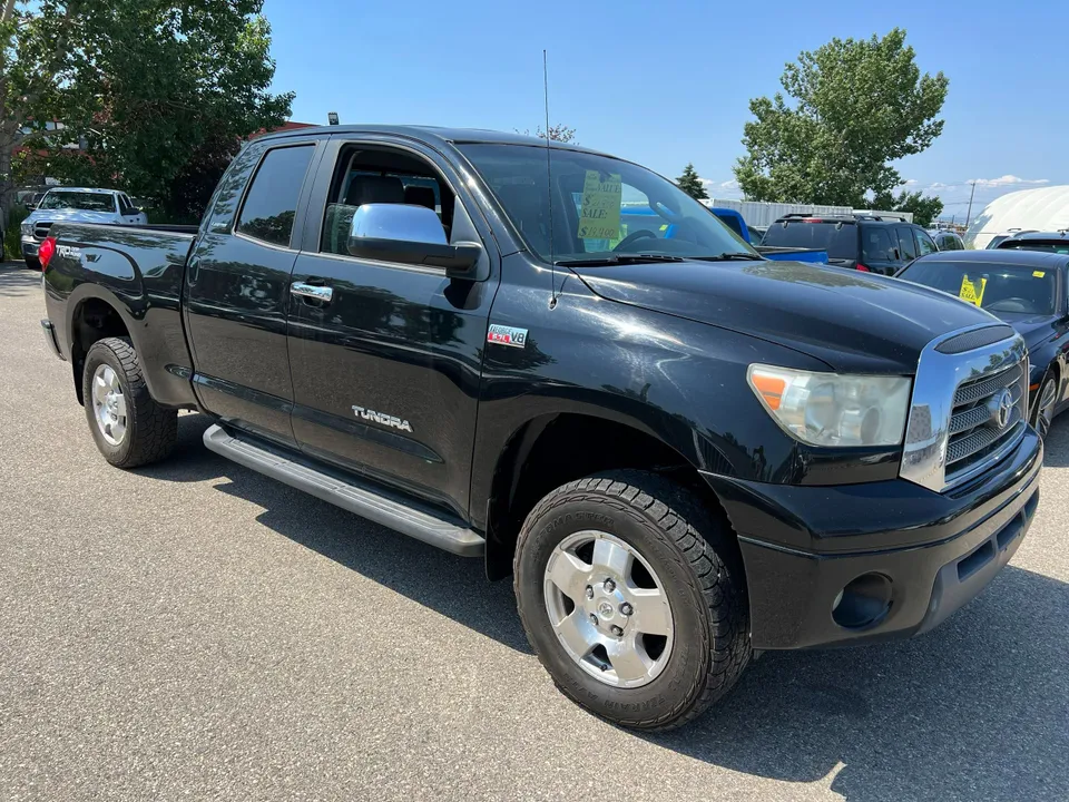 2007 Toyota Tundra/Limited/5.7/4WD/TRD lifted/No accident!