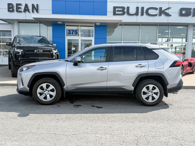 2023 Toyota RAV4 LE 2.5L 4CYL, LE AWD, TOYOTA SAFETY SENSE PA... in Cars & Trucks in Ottawa - Image 3