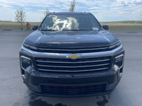 The 2025 Chevrolet Traverse LT is a versatile and stylish mid-size SUV, designed to offer a compelli... (image 1)