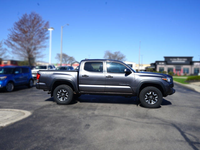 2018 Toyota Tacoma TRD Off Road in Cars & Trucks in Hamilton - Image 4