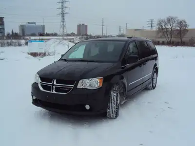 $155 BI WEEKLY 2017 Dodge Gr Caravan Crew Plus Passenger. Fully loaded, power everything, heated lea...