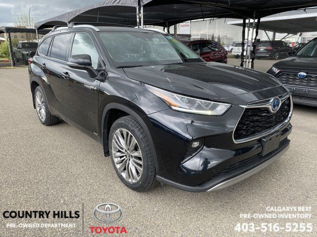2020 Toyota Highlander Hybrid Platinum - Tow Hitch - in Cars & Trucks in Calgary