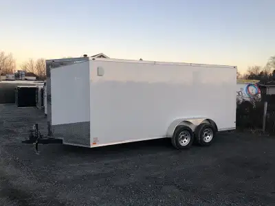 VEND: Remorque Cargo fermer 1 simple essieu ou 2 double essieux tandem fermée ferme pied enclosed tr...