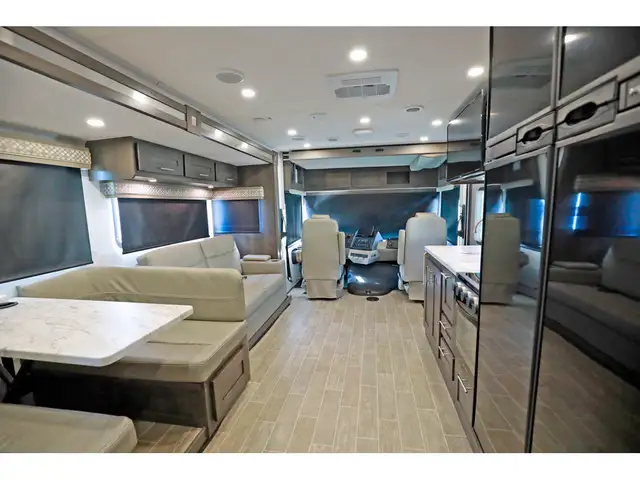 2024 Forest River Georgetown 3 Series 33B3 bunk bed 2024 Classe  in RVs & Motorhomes in Laval / North Shore - Image 22