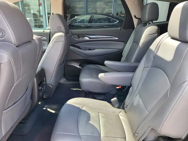 2019 Buick Enclave Premium dans Autos et camions dans Peterborough - Image 14