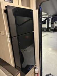 Shasta Oasis SST16BH- Whether you're camping or travelling, this compact trailer does it all! Don't... (image 5)