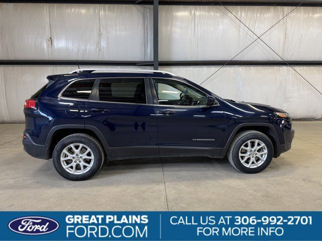 2016 Jeep Cherokee North | 4X4 | Sunroof | Back Up Camera in Cars & Trucks in Regina - Image 4