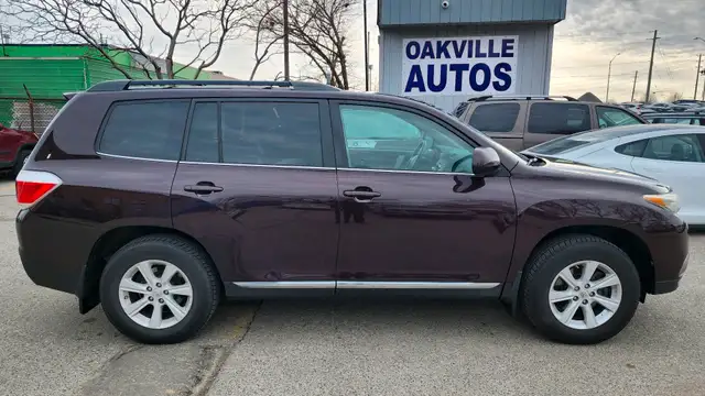 2013 Toyota Highlander 4WD 4dr in Cars & Trucks in Oakville / Halton Region - Image 10