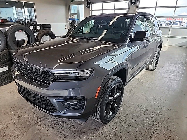 2024 Jeep Grand Cherokee ALTITUDE in Cars & Trucks in Lethbridge