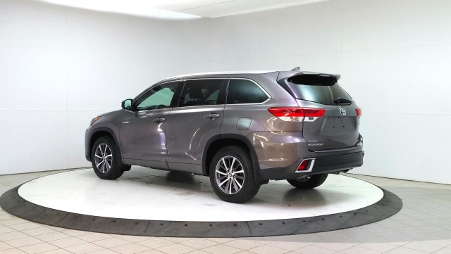 2017 Toyota Highlander Hybrid XLE in Cars & Trucks in Lethbridge - Image 3