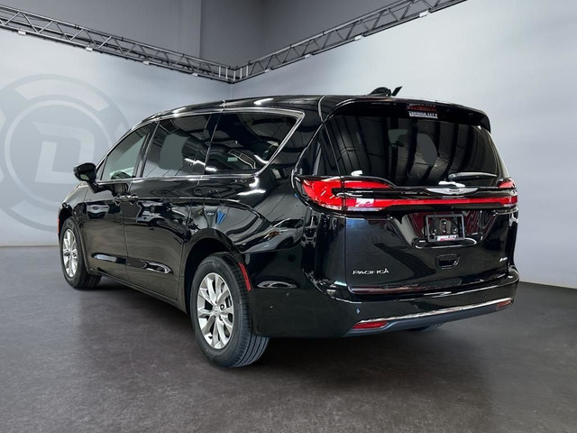 2025 Chrysler Pacifica Select - Apple CarPlay in Cars & Trucks in Lethbridge - Image 3