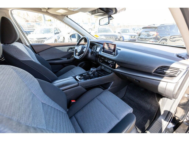 2022 Nissan Rogue SV AWD | PANORAMIC SUNROOF | HTD SEATS | REMOT in Cars & Trucks in Winnipeg - Image 3