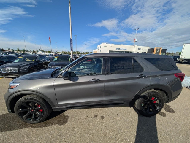 2021 Ford Explorer ST 3.0L, NAVIGATION, SUNROOF, LEATHER SEAT... in Cars & Trucks in Calgary - Image 2