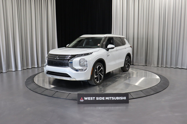 2025 Mitsubishi Outlander PHEV GT in Cars & Trucks in Edmonton - Image 3