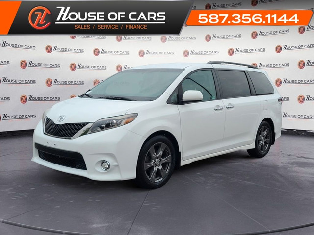2017 Toyota Sienna SE / 8 Passenger / Leather / Back Up Camera in Cars & Trucks in Calgary