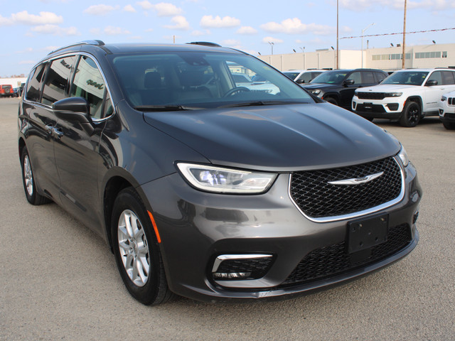 2021 Chrysler Pacifica Touring-L in Cars & Trucks in Winnipeg - Image 3