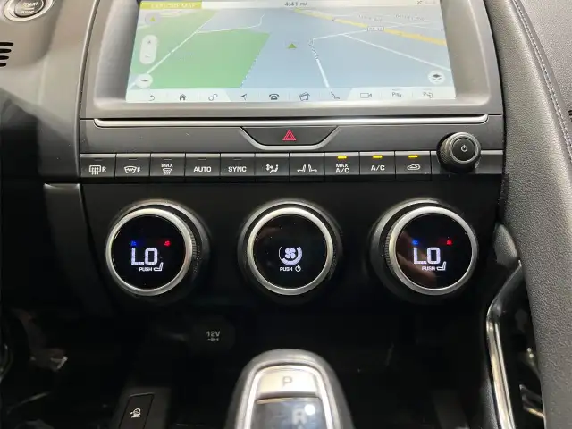 2020 Jaguar E-PACE dans Autos et camions dans Ottawa - Image 26