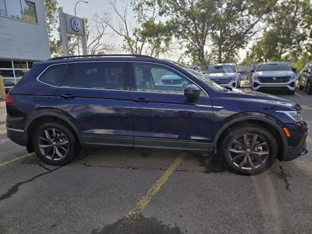 2022 Volkswagen Tiguan Comfortline in Cars & Trucks in Calgary - Image 3
