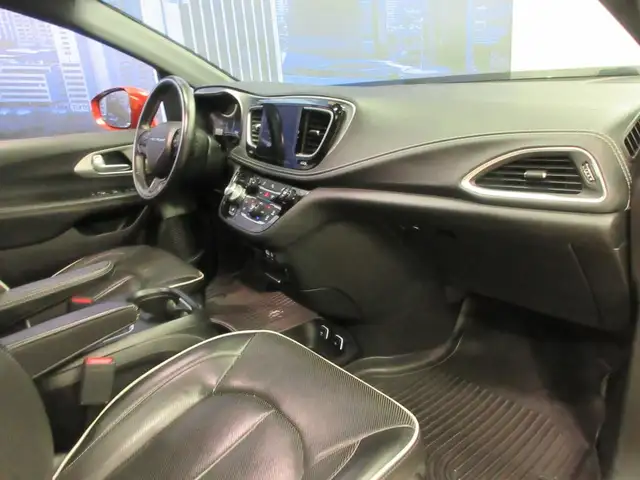 CHRYSLER PACIFICA 2018 LIMITED S GPS NAVIGATION CUIR TOIT PANO T in Cars & Trucks in Lévis - Image 30