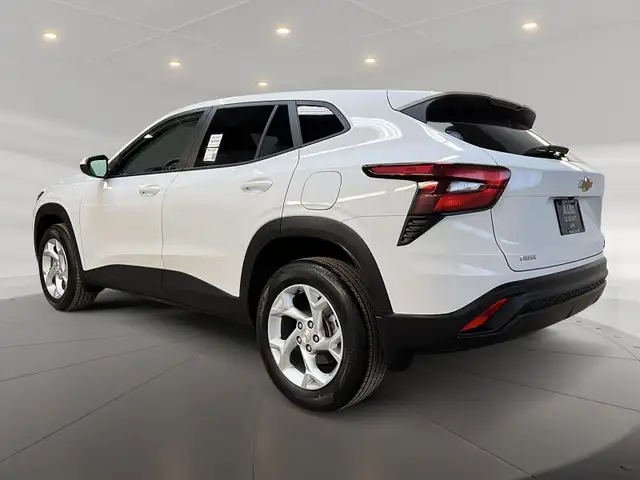 2025 Chevrolet Trax LS in Cars & Trucks in Laval / North Shore - Image 7