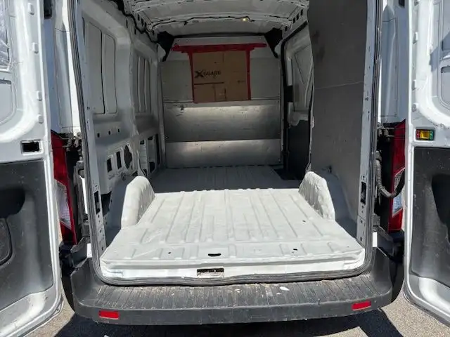2016 Ford Transit Cargo Van T-150 130 MED RF 86 dans Autos et camions dans Ville de Toronto - Image 14