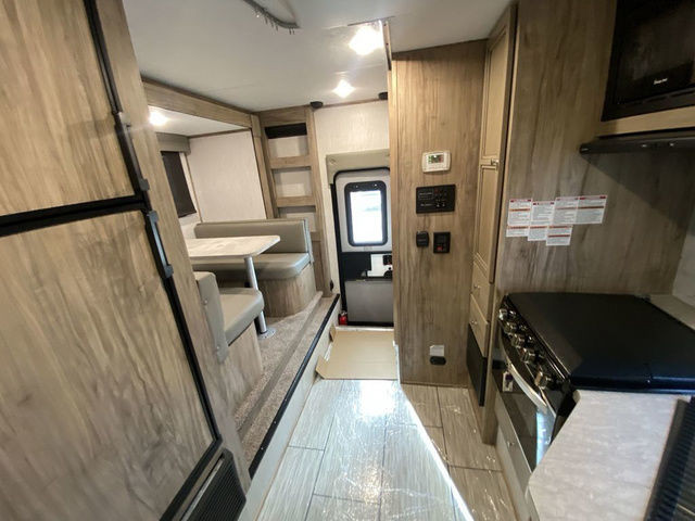 2022 Palomino Backpack Truck Camper Hard Side Max HS-2902 in Travel Trailers & Campers in Edmonton - Image 4