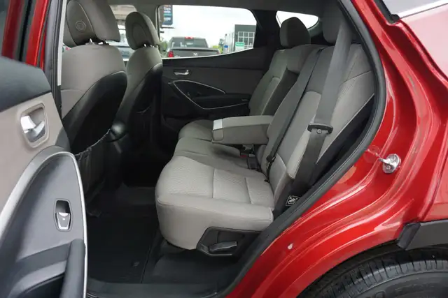 2018 Hyundai Santa Fe in Cars & Trucks in Oakville / Halton Region - Image 17