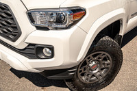 VEHICLE FEATURES: 4WD, FOG LIGHTS, 5 PASSENGER, HARD TOP, ABS, POWER DRIVER SEAT, ADJUSTABLE STEERIN... (image 3)